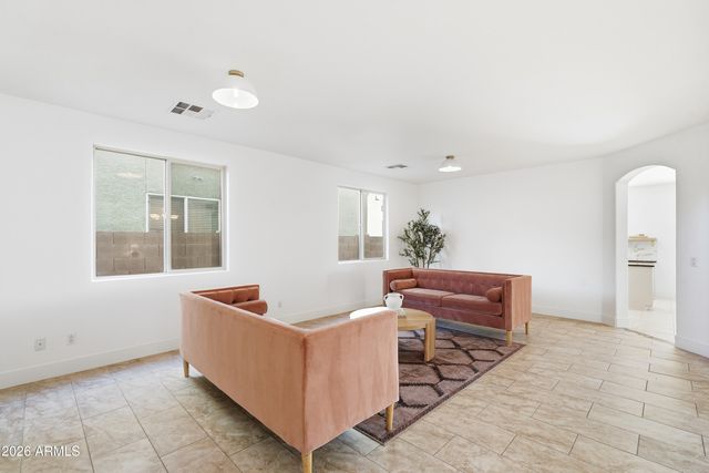 495 E NAVAJO Trail, San Tan Valley, AZ 85143