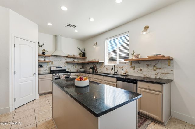 495 E NAVAJO Trail, San Tan Valley, AZ 85143