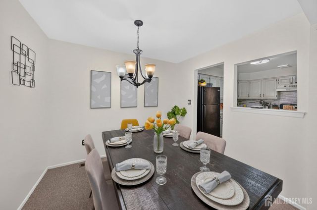 109 Michaels Court, Woodbridge Proper, NJ 07095