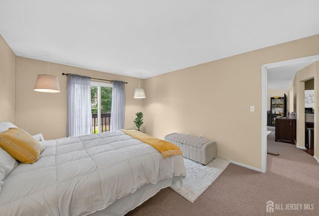 109 Michaels Court, Woodbridge Proper, NJ 07095