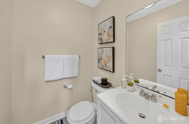 109 Michaels Court, Woodbridge Proper, NJ 07095