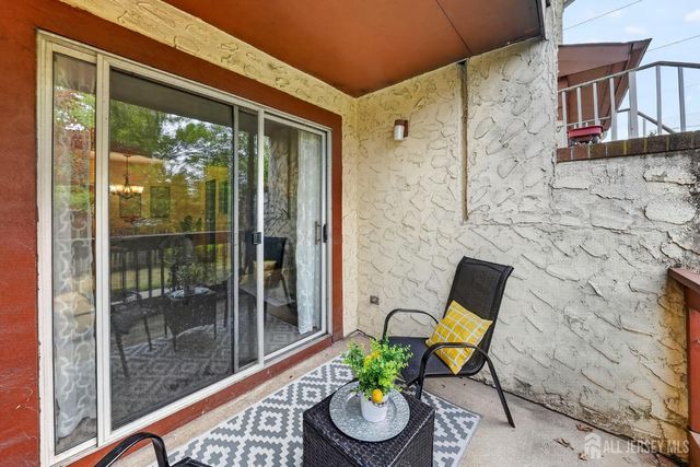 109 Michaels Court, Woodbridge Proper, NJ 07095