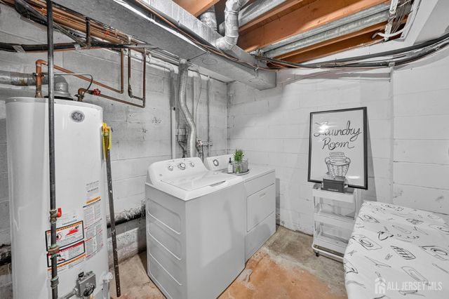 109 Michaels Court, Woodbridge Proper, NJ 07095