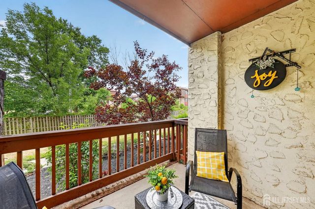 109 Michaels Court, Woodbridge Proper, NJ 07095