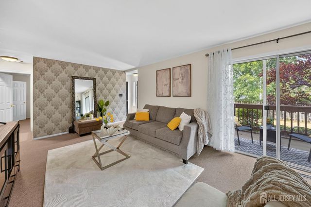 109 Michaels Court, Woodbridge Proper, NJ 07095