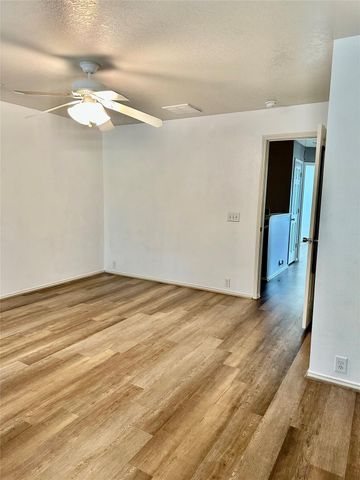 29740 Sullivan Oaks Drive, Spring, TX 77386