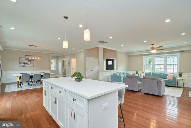 3244 BLUNDELL RD, Falls Church, VA 22042