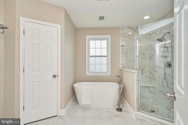 3244 BLUNDELL RD, Falls Church, VA 22042