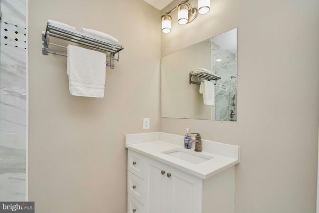 3244 BLUNDELL RD, Falls Church, VA 22042