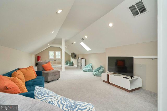 3244 BLUNDELL RD, Falls Church, VA 22042