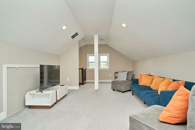 3244 BLUNDELL RD, Falls Church, VA 22042