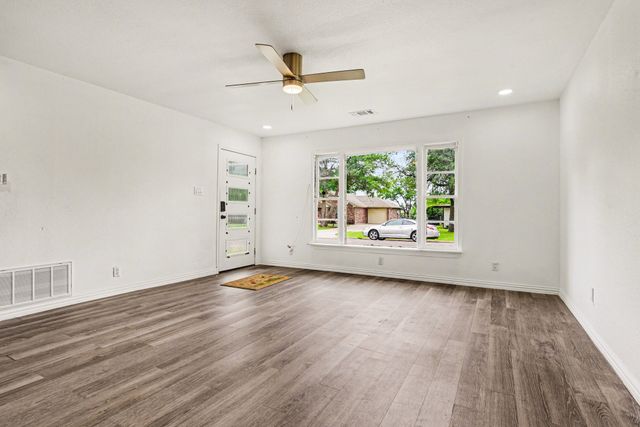 2610 Hillcrest Avenue, Greenville, TX 75402