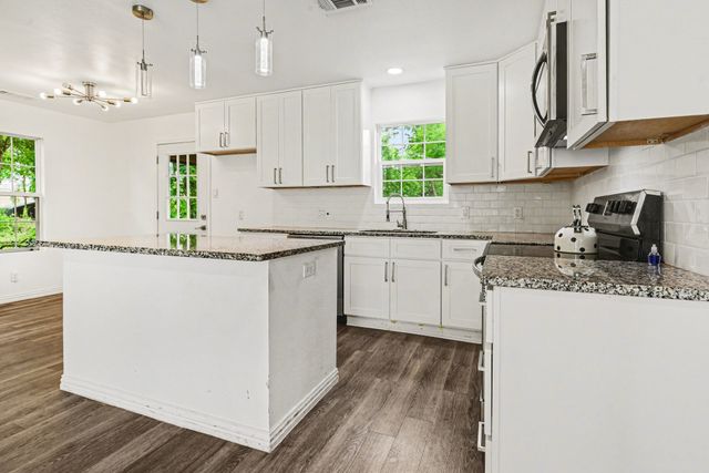 2610 Hillcrest Avenue, Greenville, TX 75402