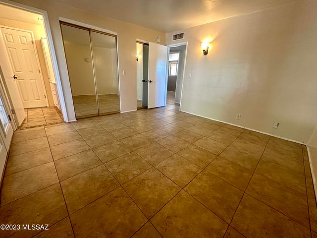 6461 N Avenida Pina, Tucson, AZ 85741