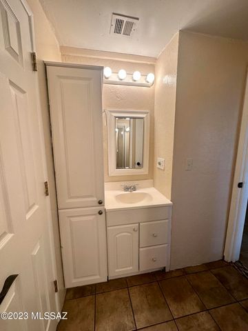 6461 N Avenida Pina, Tucson, AZ 85741