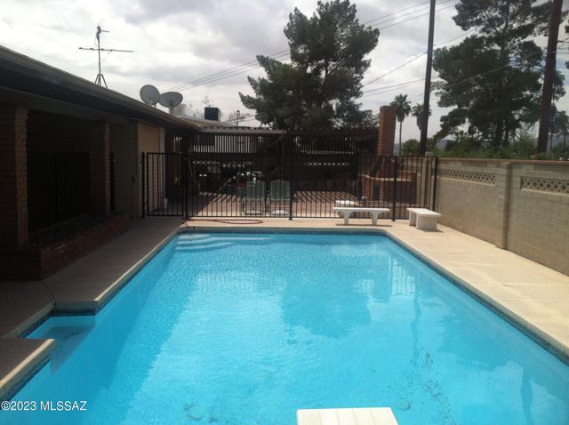 6461 N Avenida Pina, Tucson, AZ 85741