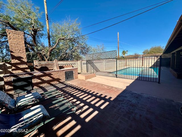 6461 N Avenida Pina, Tucson, AZ 85741