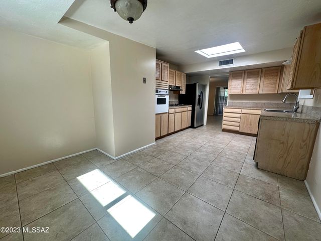 6461 N Avenida Pina, Tucson, AZ 85741