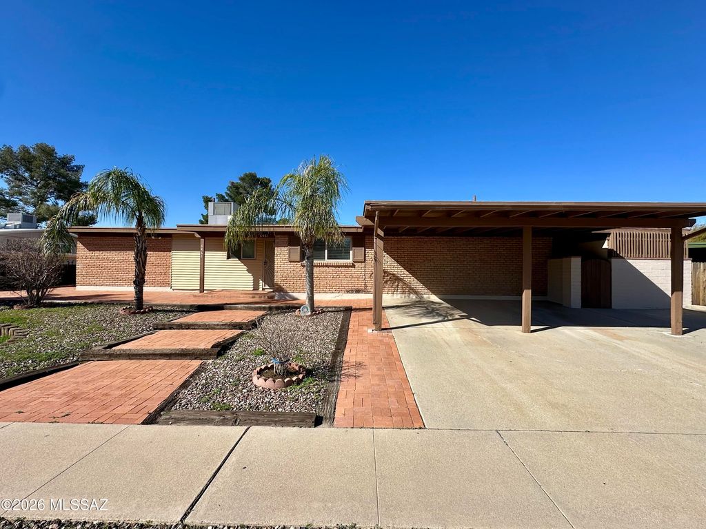 6461 N Avenida Pina, Tucson, AZ 85741