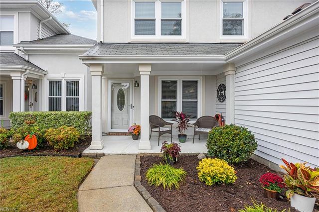 110 Esplanade PL, Chesapeake, VA 23320