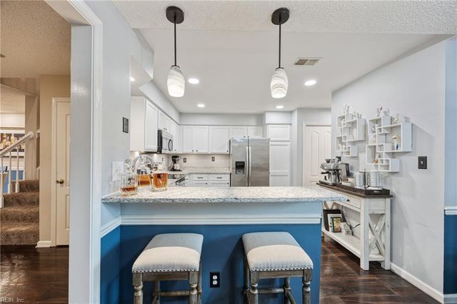 110 Esplanade PL, Chesapeake, VA 23320