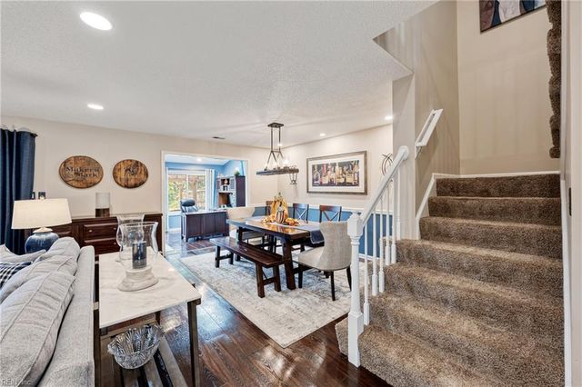 110 Esplanade PL, Chesapeake, VA 23320