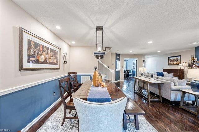 110 Esplanade PL, Chesapeake, VA 23320