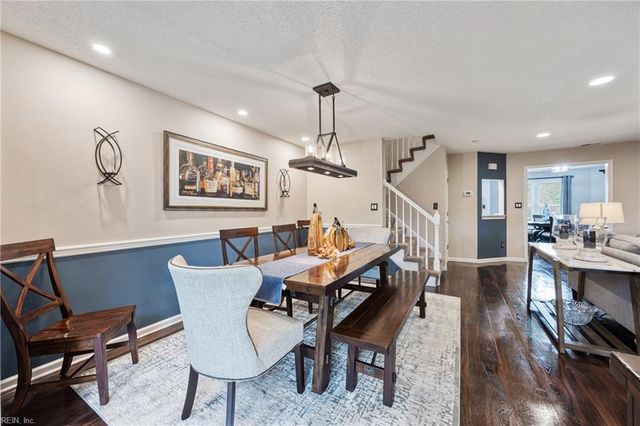 110 Esplanade PL, Chesapeake, VA 23320