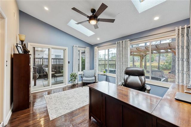 110 Esplanade PL, Chesapeake, VA 23320