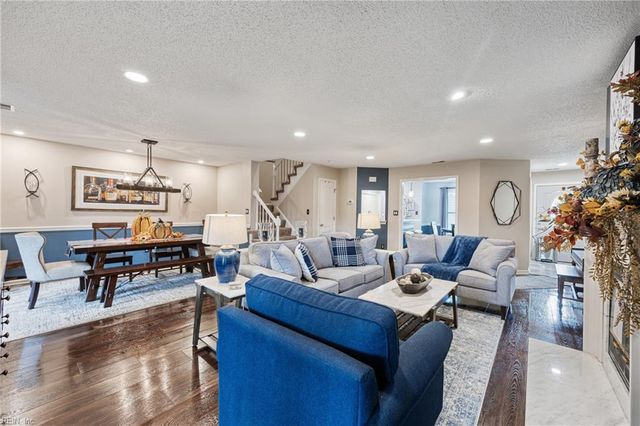 110 Esplanade PL, Chesapeake, VA 23320