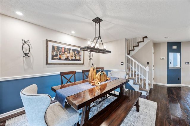 110 Esplanade PL, Chesapeake, VA 23320