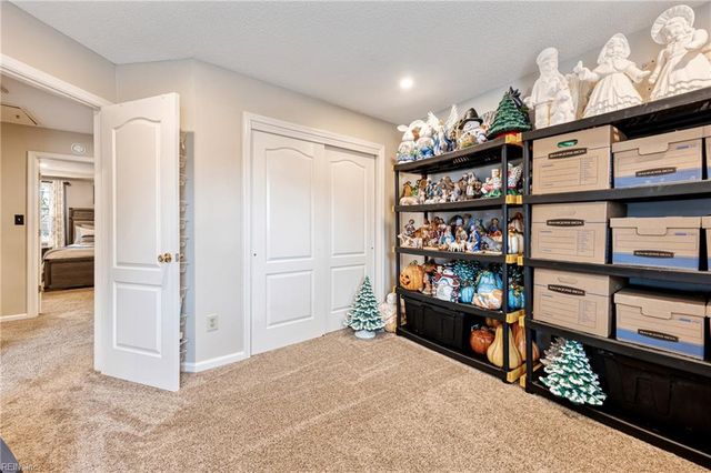 110 Esplanade PL, Chesapeake, VA 23320