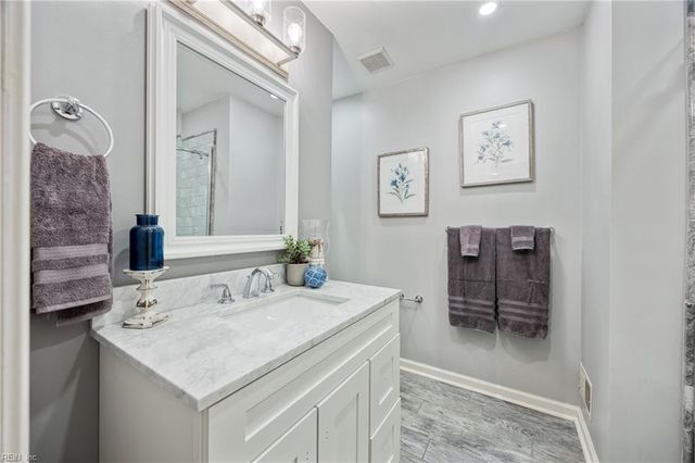 110 Esplanade PL, Chesapeake, VA 23320