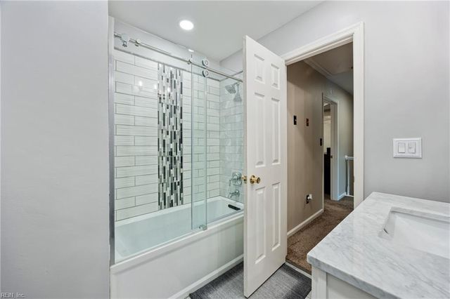 110 Esplanade PL, Chesapeake, VA 23320