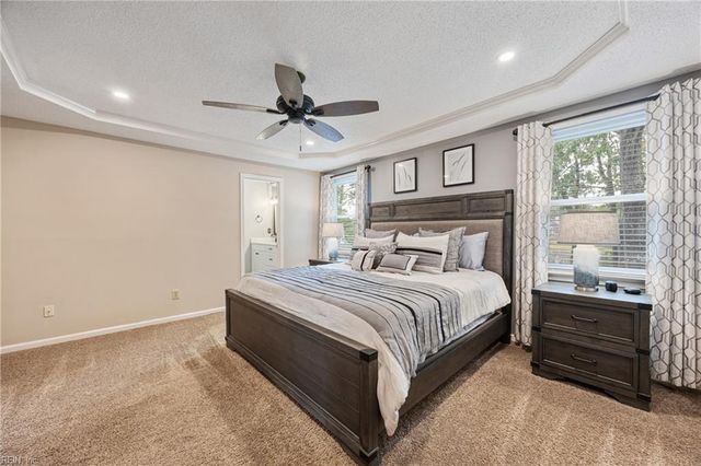 110 Esplanade PL, Chesapeake, VA 23320