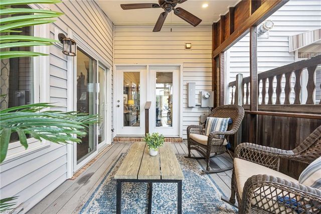 110 Esplanade PL, Chesapeake, VA 23320