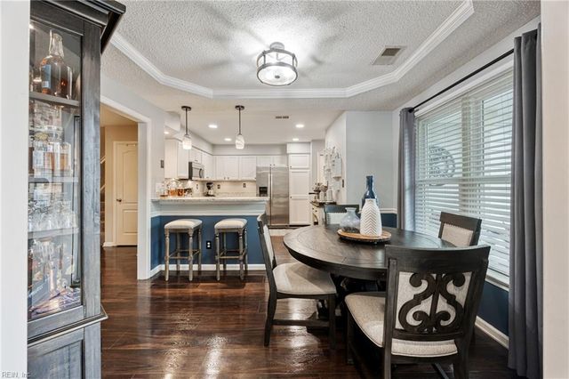 110 Esplanade PL, Chesapeake, VA 23320