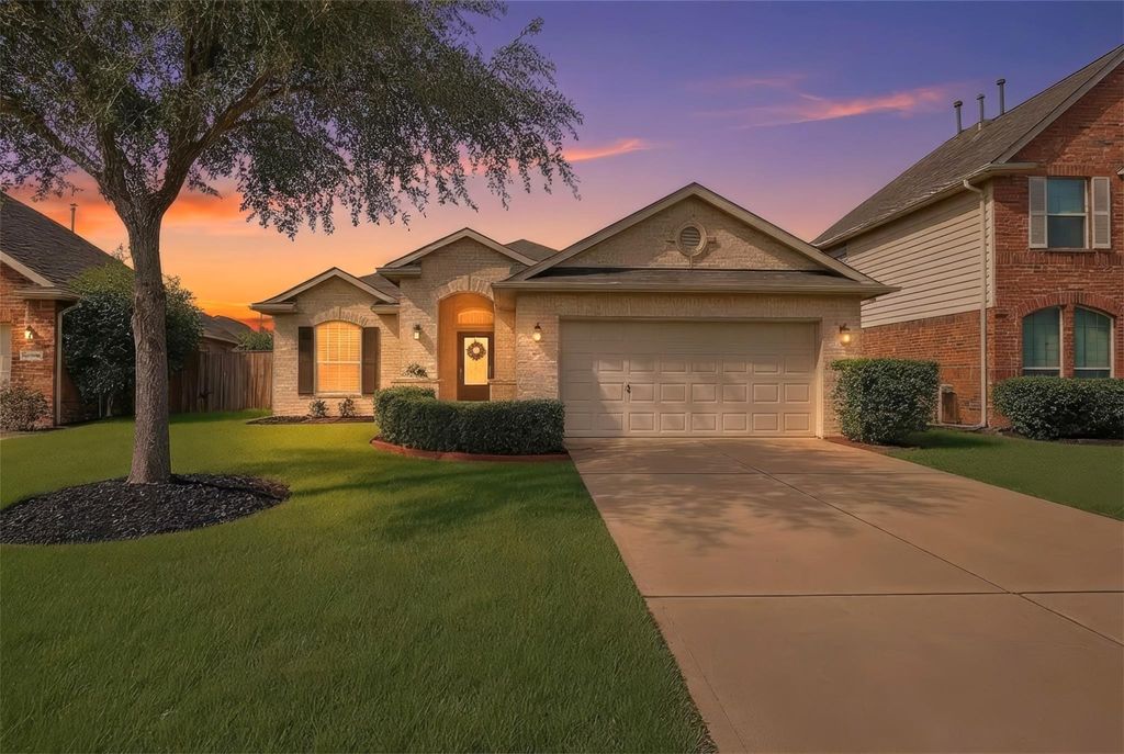 4226 Astoria Manor Lane, Fulshear, TX 77441