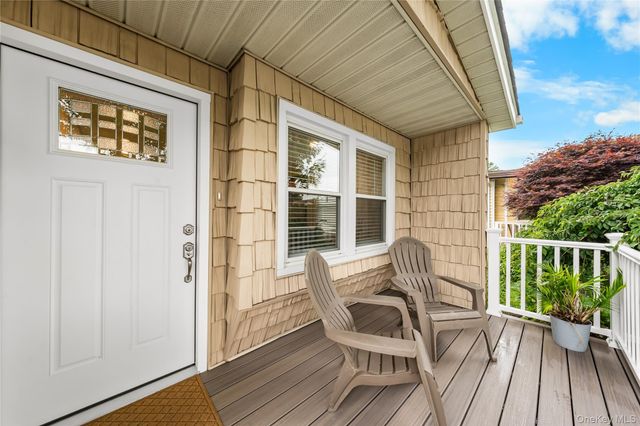 16 Dogwood Lane, Manorville, NY 11949