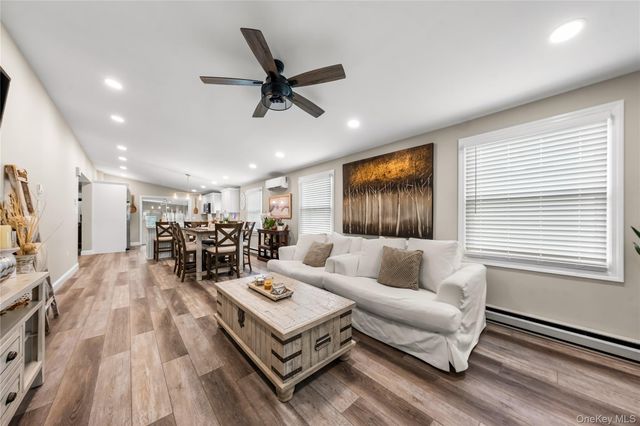 16 Dogwood Lane, Manorville, NY 11949