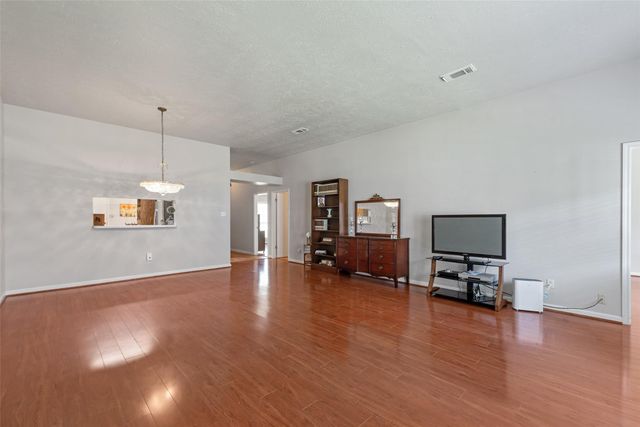 3310 Country Meadows Court, Pearland, TX 77584