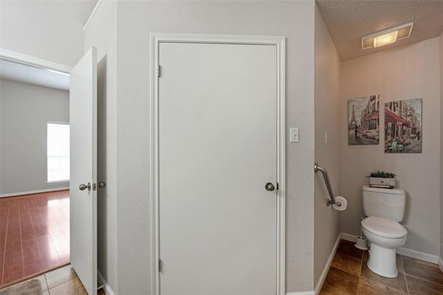 3310 Country Meadows Court, Pearland, TX 77584