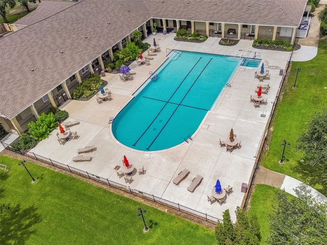 3310 Country Meadows Court, Pearland, TX 77584