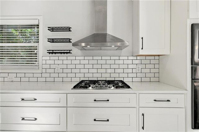 8025 Dearborn Drive, Prairie Village, KS 66208