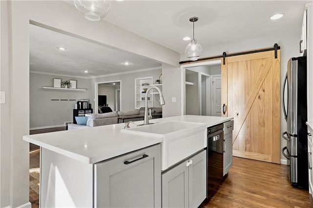 8025 Dearborn Drive, Prairie Village, KS 66208
