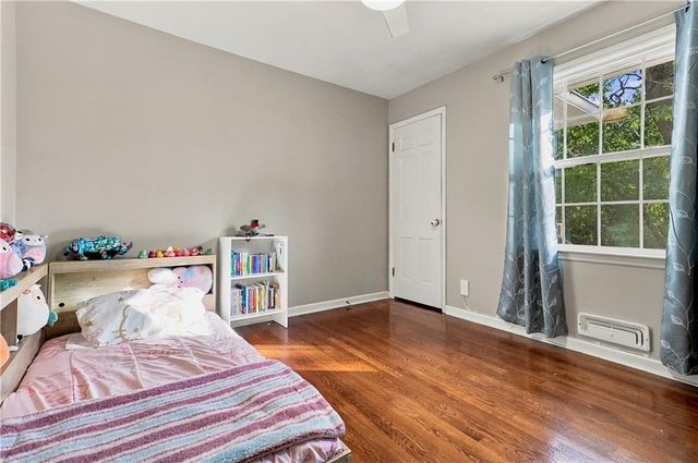 8025 Dearborn Drive, Prairie Village, KS 66208