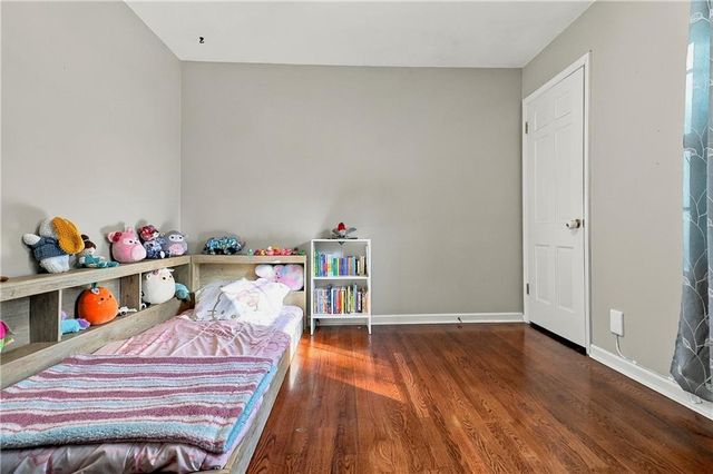 8025 Dearborn Drive, Prairie Village, KS 66208
