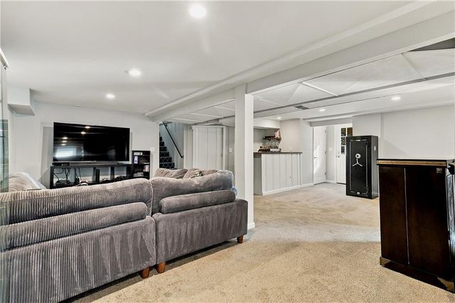 8025 Dearborn Drive, Prairie Village, KS 66208