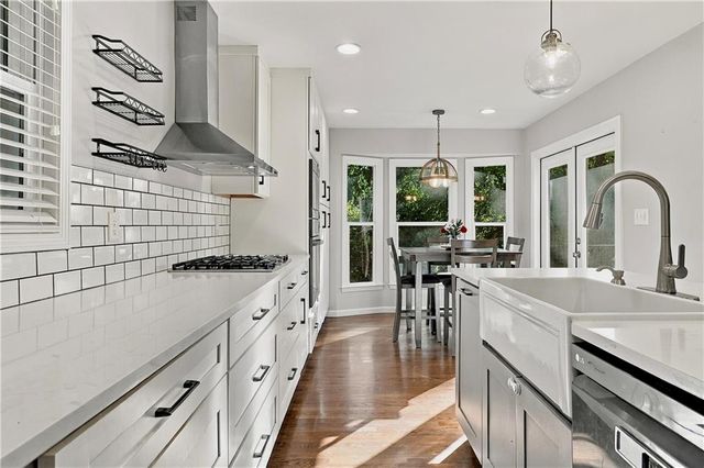 8025 Dearborn Drive, Prairie Village, KS 66208