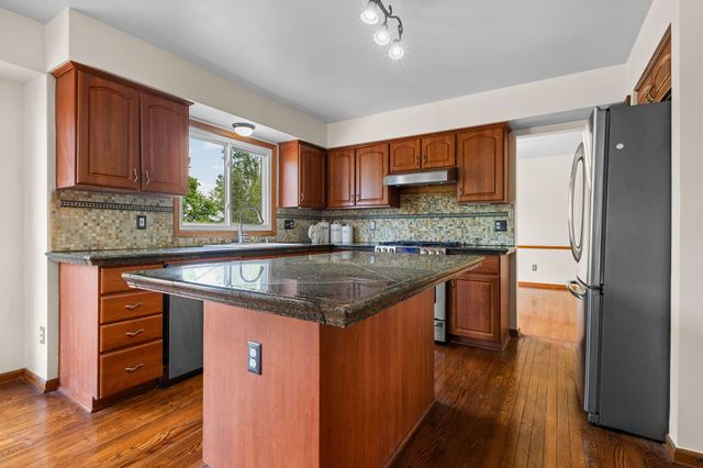2956 Leslie Park Circle, Ann Arbor, MI 48105